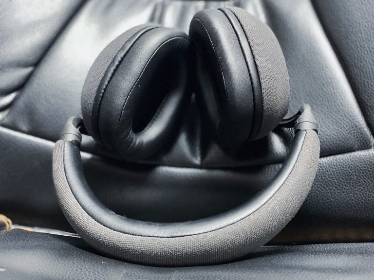 Thay mút da tai nghe marshall tại HCM