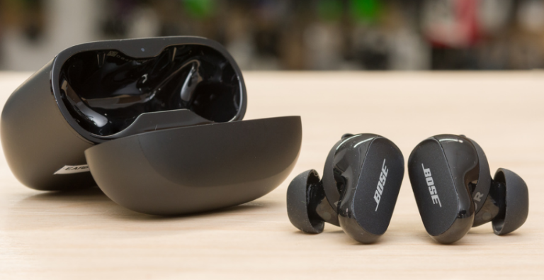 Thay Pin Tai Nghe – Khi “Trái Tim Âm Thanh” Cần Được Hồi Sinh